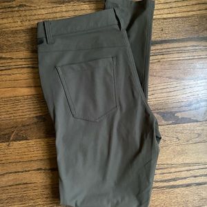 Lululemon Commissin Slim-Fit pant